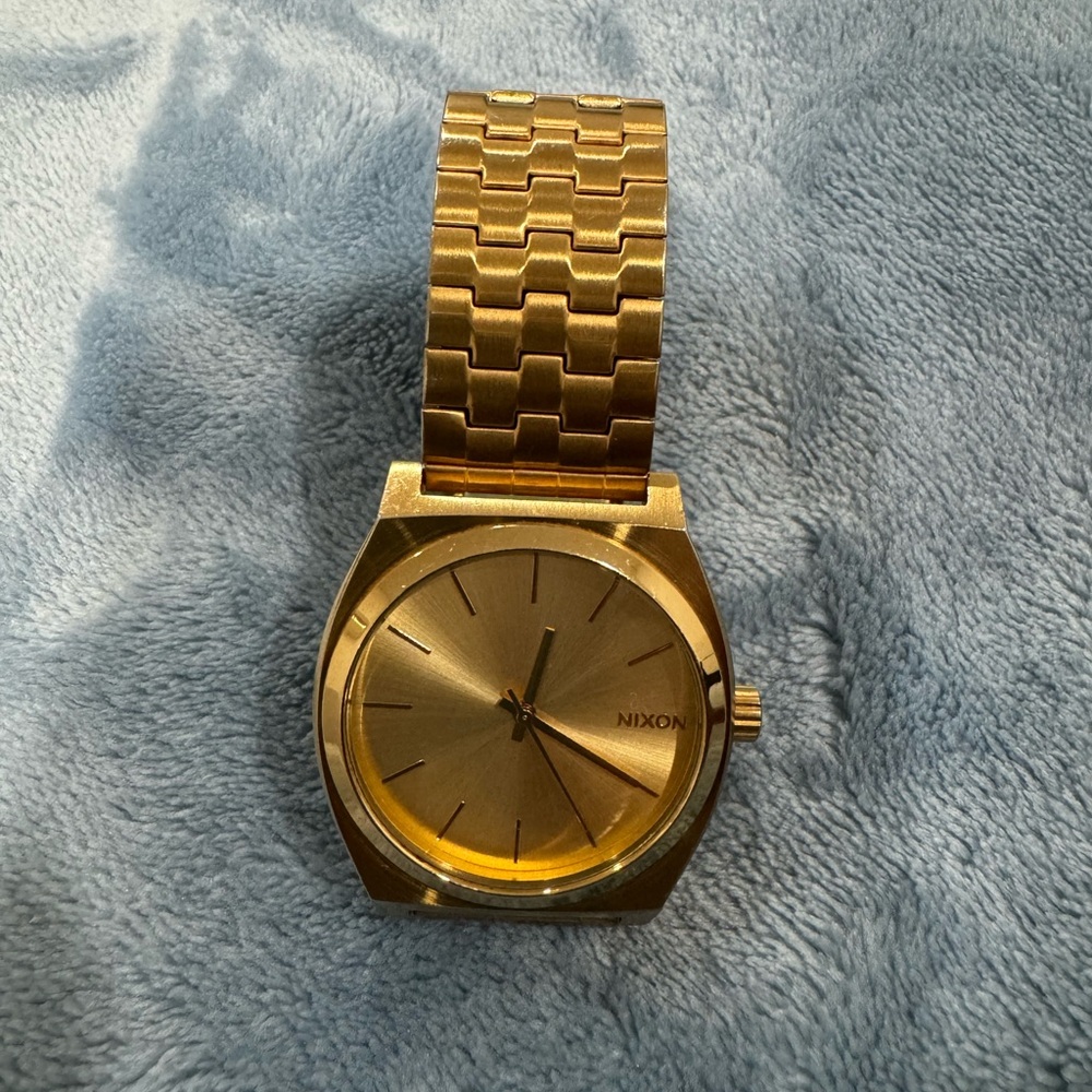 Nixon Watch